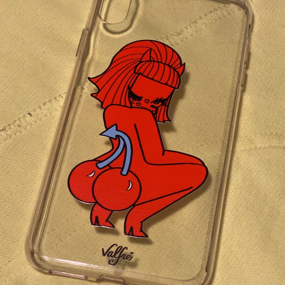gently used iphone XS max Valfre phone case!